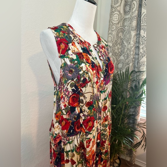 See And Be Seen Floral Sleeveless Dress 🌺 - Picture 1 of 6